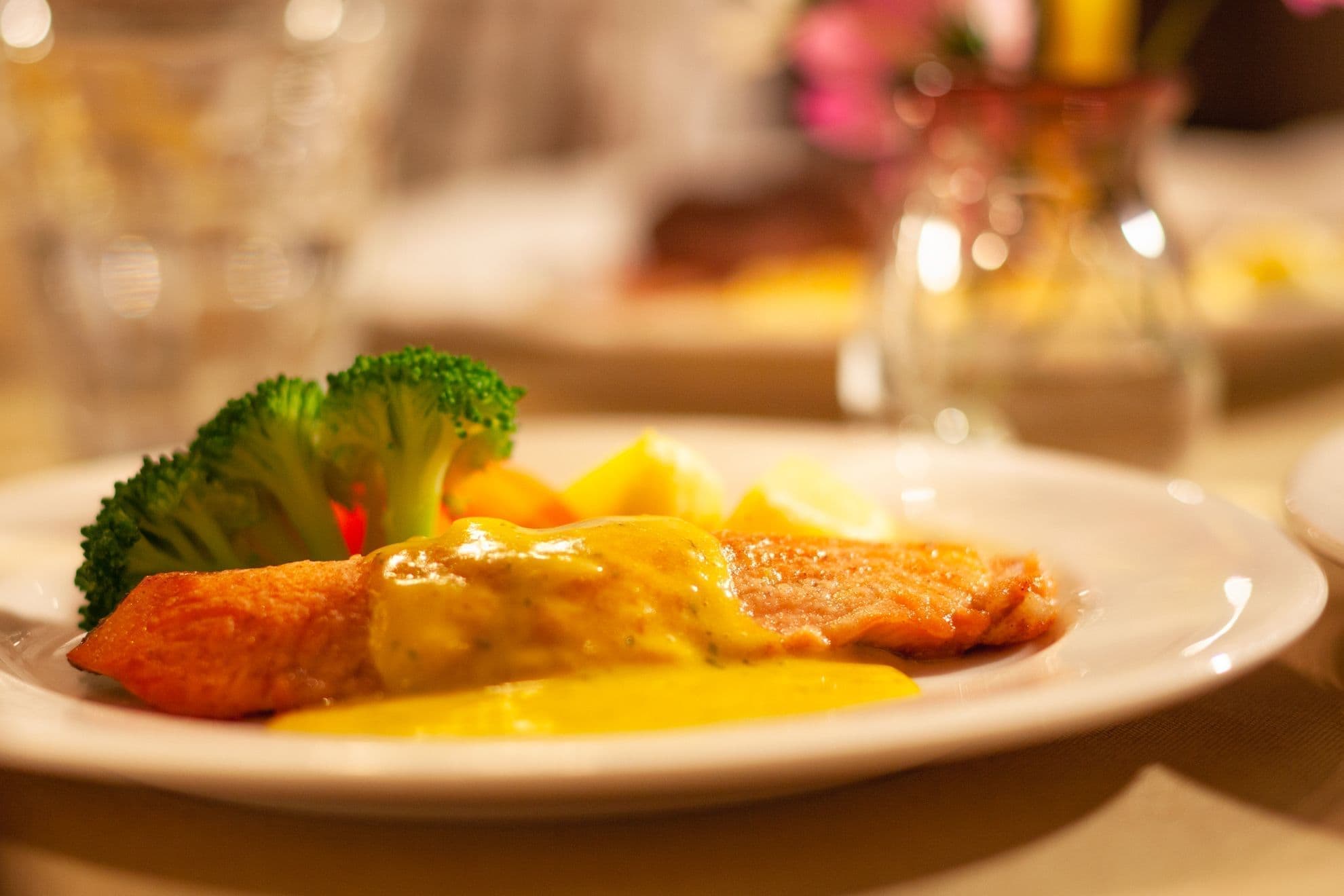 ディナー例 サーモンムニエル