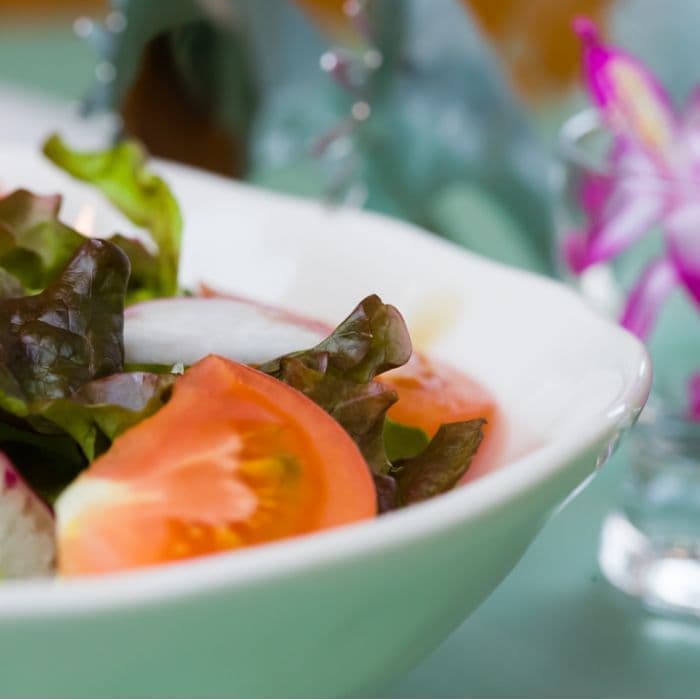 遊々舎の夕食例　サラダ