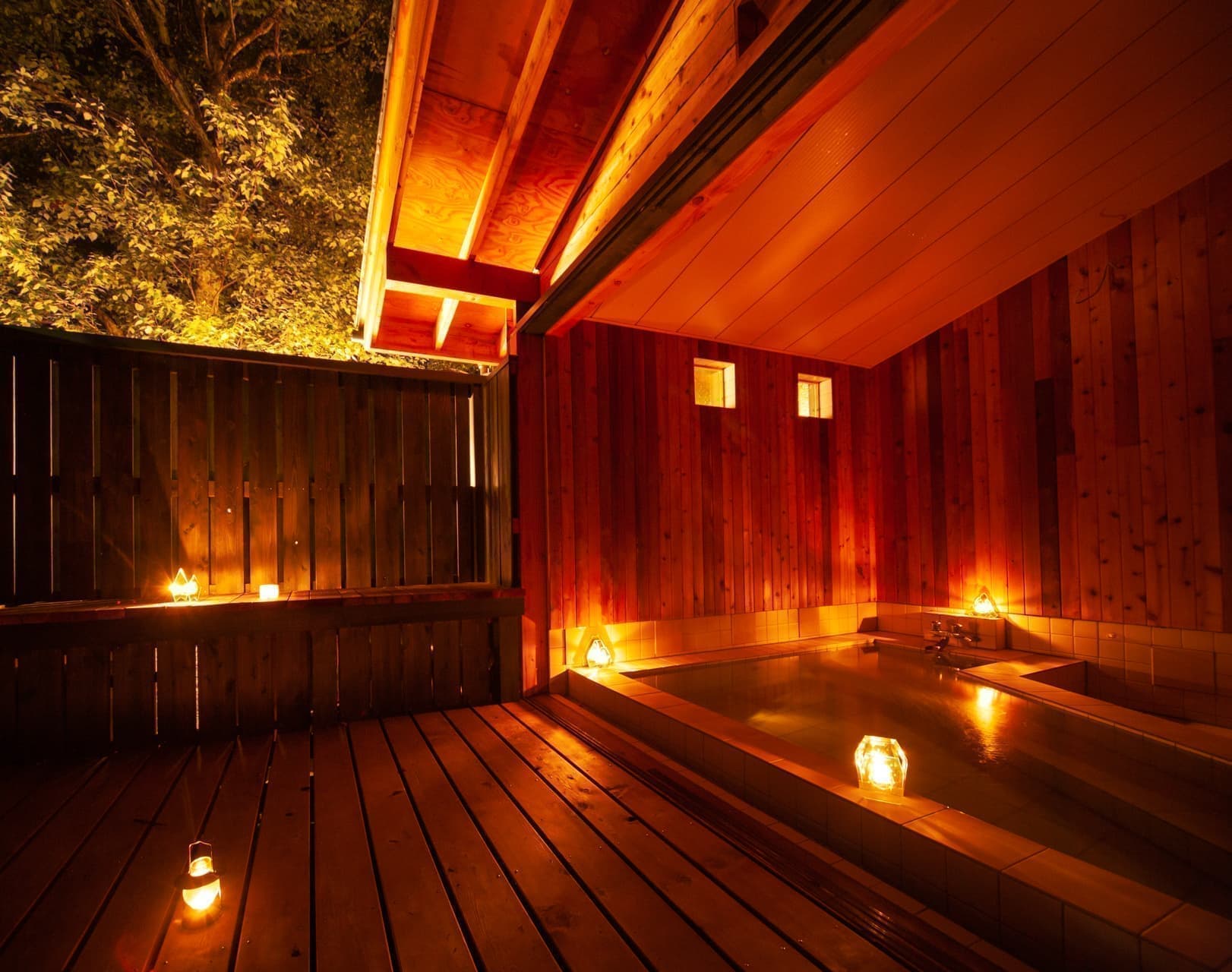 オーナー手作り温泉風呂　夜景