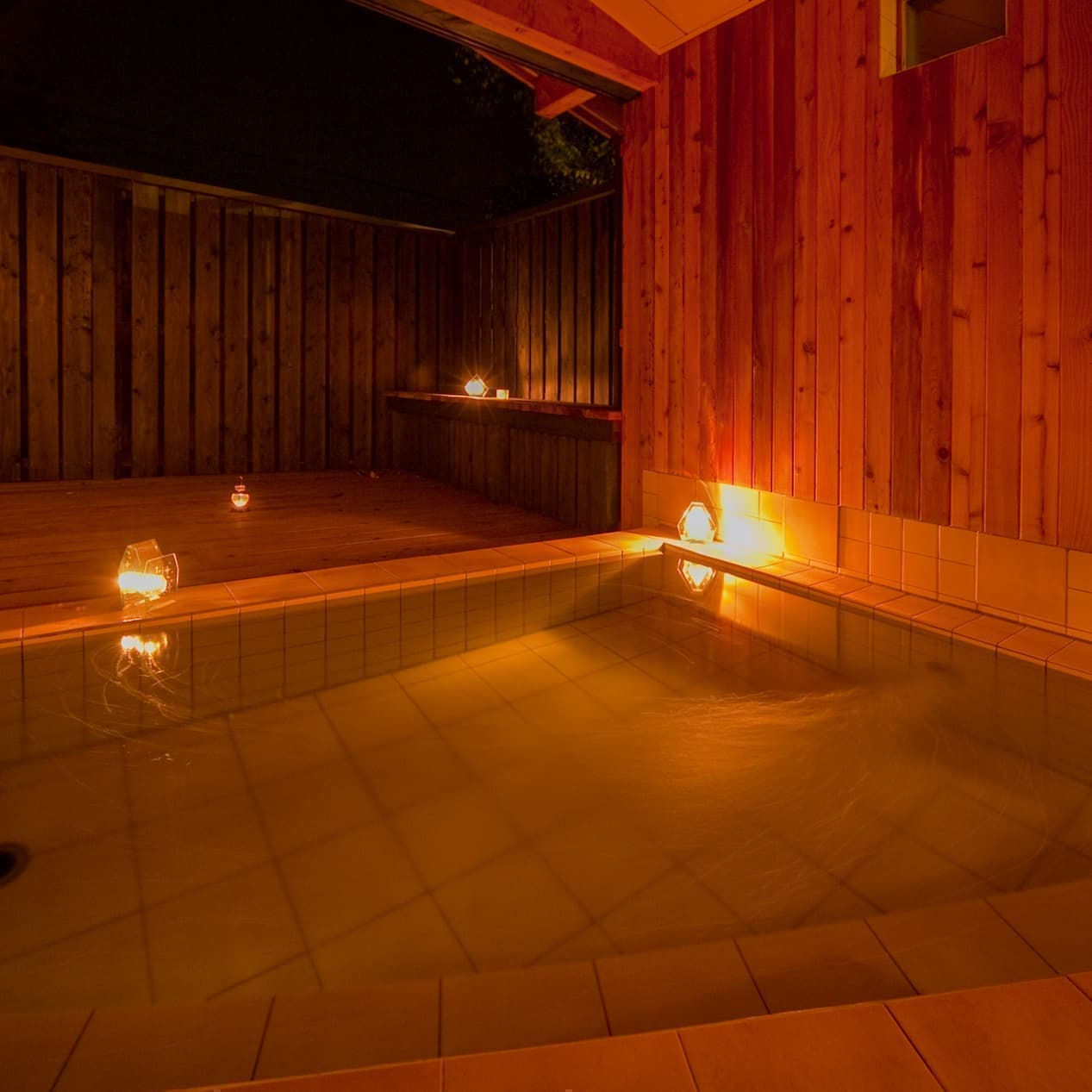 オーナー手作り温泉風呂　夜景